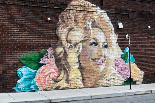 Mural of Dolly Parton